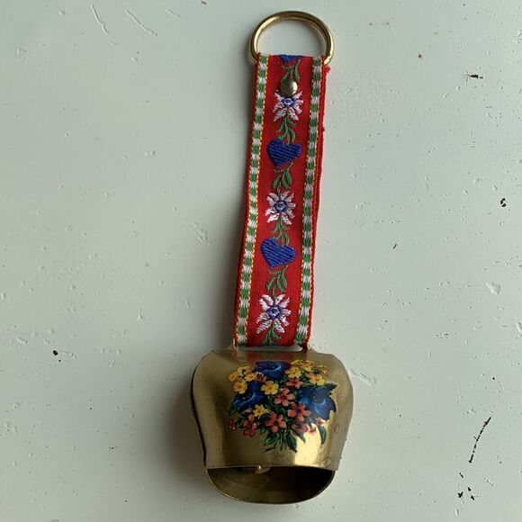 Vintage Swiss brass mini cow bell edelweiss flower, Floral embroidered strap. - Picture 1 of 8